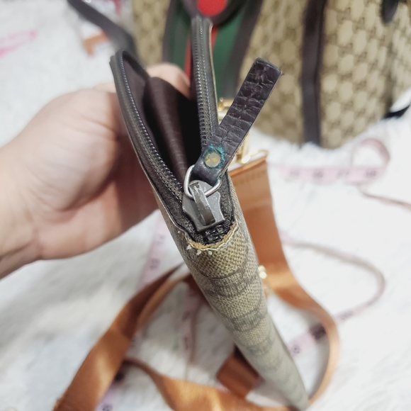 Authentic Gucci Brown Monogram Crossbody Bag. Includes 3 Straps. - Picture 9 of 15